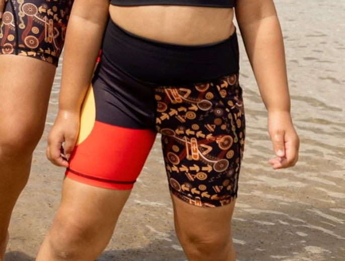 Girls Activewear Shorts - Flag\Ngadji